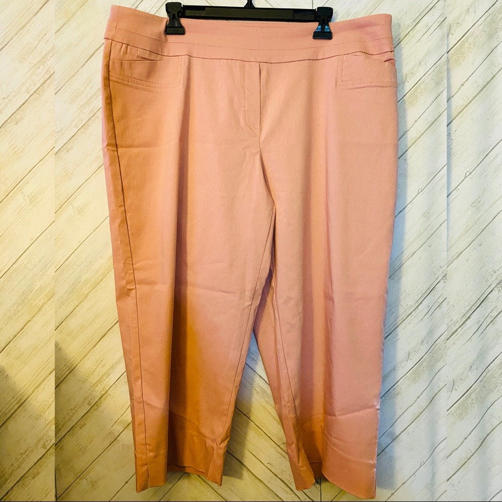 Pink cropped pants